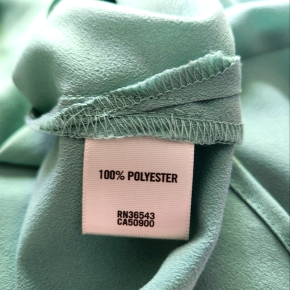 VanHeusen Classic Blouse, Medium - Picture 5 of 6